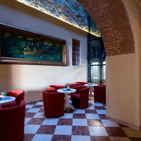 Rynek 7 - Hotel apartamentowy 3*