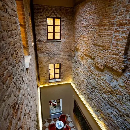 Rynek 7 -