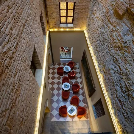 Rynek 7 - 3* Bielsko-Biała