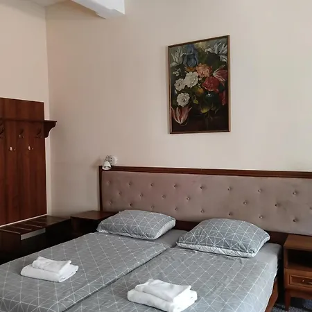 Rynek 7 - 3*